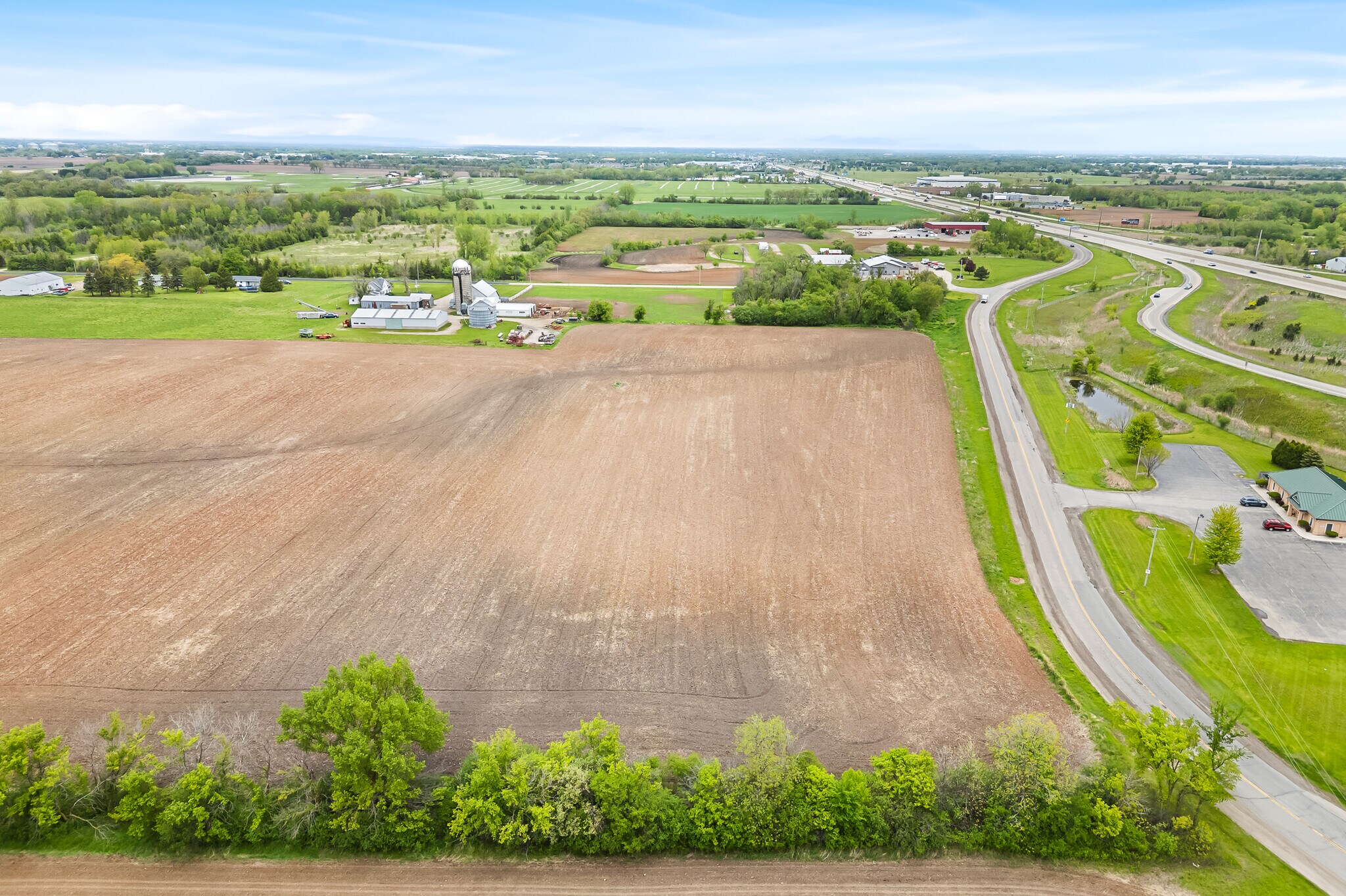 1600 Planeview Dr, Oshkosh, WI à vendre Aérien– Image 1 sur 27