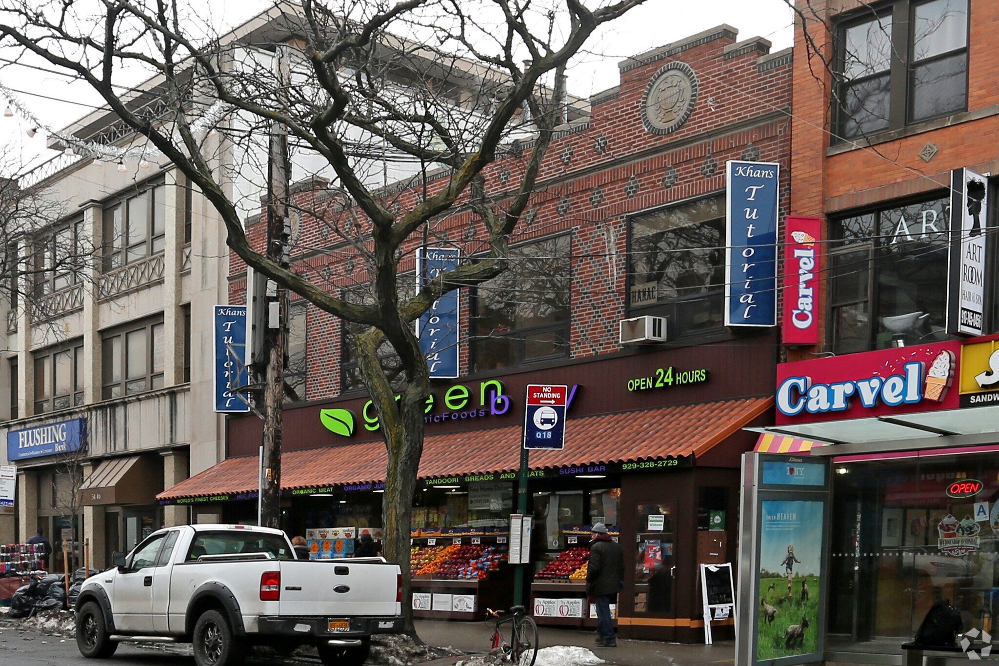 3114 30th Ave, Astoria, NY à louer Photo principale– Image 1 sur 6