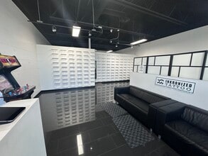 5141 55 Ave NW, Edmonton, AB à louer Photo de l’immeuble– Image 1 sur 14