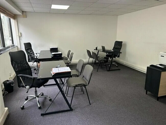 Plus de détails pour Bureau à louer