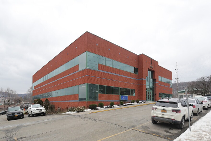 4100 Vestal Parkway East, Vestal Township, NY à louer - Photo de l’immeuble – Image 3 sur 6
