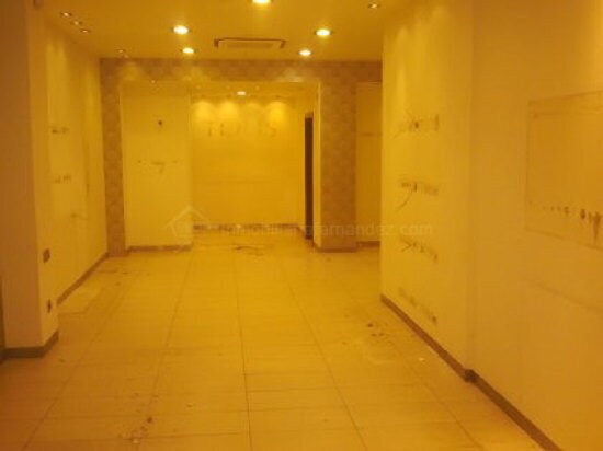 Local commercial dans Cáceres, Cáceres à louer - Photo de l’immeuble – Image 3 sur 7