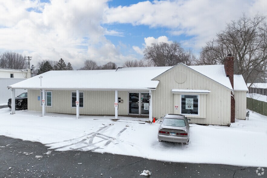 4070 White Bear Ave N, White Bear Lake, MN à vendre - Photo de l’immeuble – Image 3 sur 16