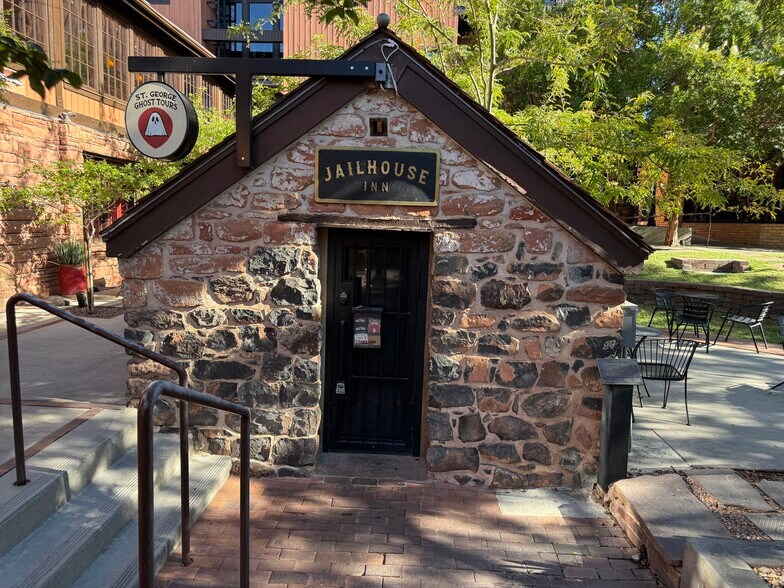 2 W Saint George Blvd, Saint George, UT à vendre - Photo de l’immeuble – Image 2 sur 14