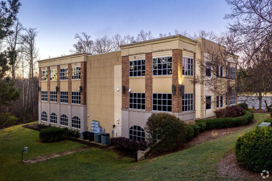 133 River Park Rd, Mooresville, NC à louer - Photo de l’immeuble – Image 3 sur 9