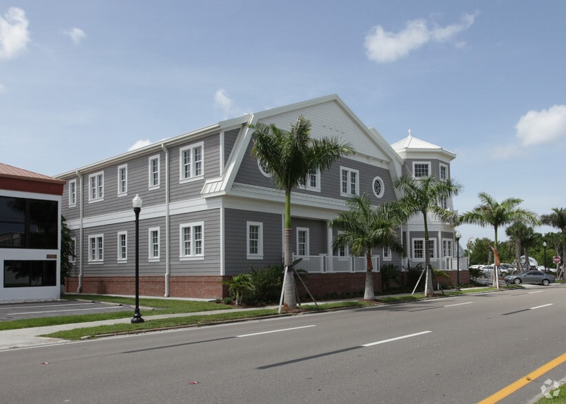 315 E Olympia Ave, Punta Gorda, FL à louer - Photo principale – Image 1 sur 5