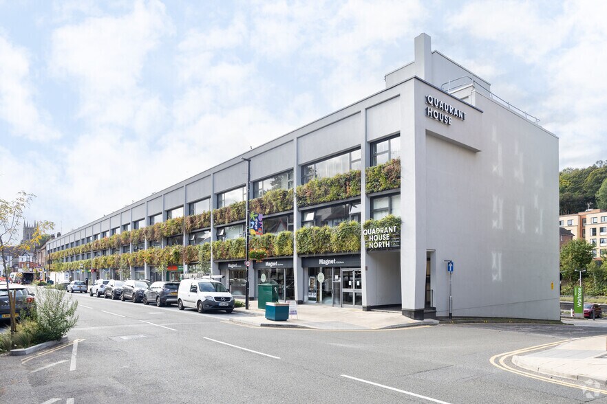 31-65A Croydon Rd, Caterham à louer - Photo principale – Image 1 sur 7