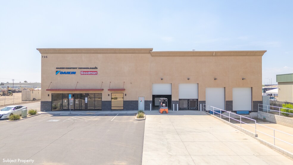 735 E Heil Ave, El Centro, CA à vendre - Photo de l’immeuble – Image 3 sur 9