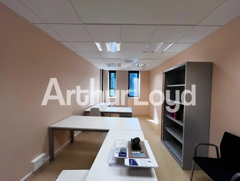 Bureau dans Caen à louer - Photo de l’immeuble – Image 1 sur 4