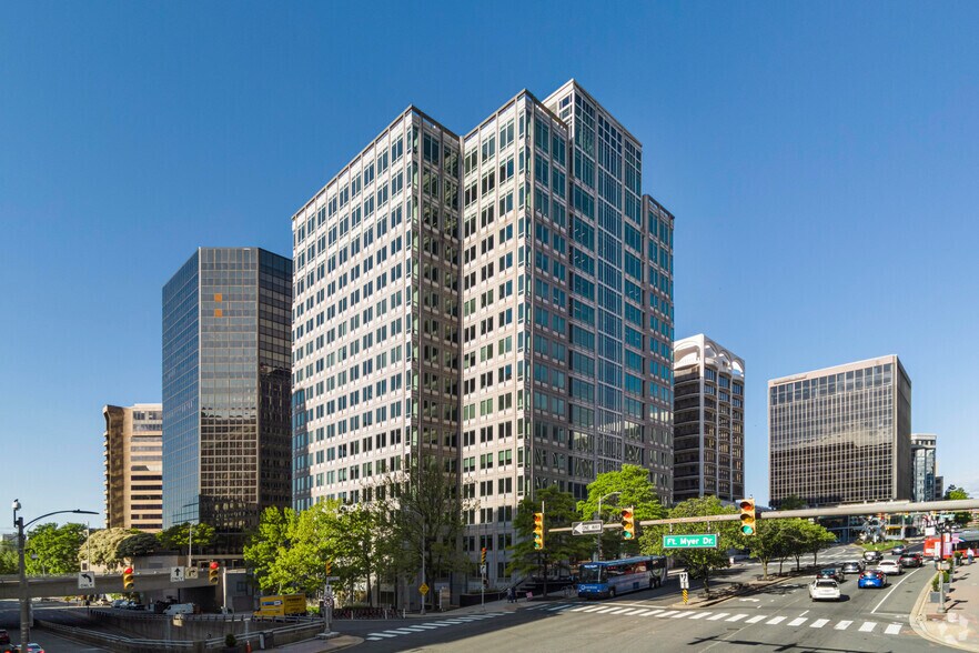 1300 Wilson Blvd, Arlington, VA à louer - Photo principale – Image 1 sur 16