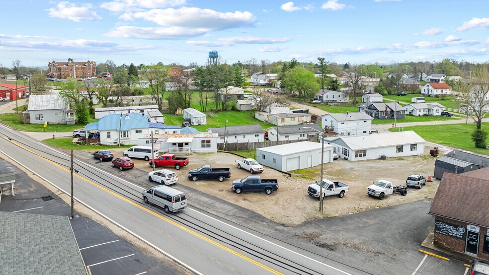 601 E Main St, West Union, OH à vendre - Photo principale – Image 1 sur 22