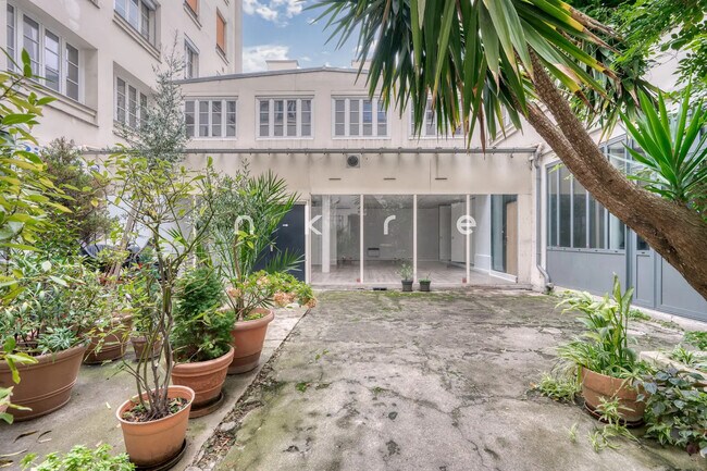 Plus de détails pour Rue Claude Tillier, Paris - Bureau, Local commercial à louer