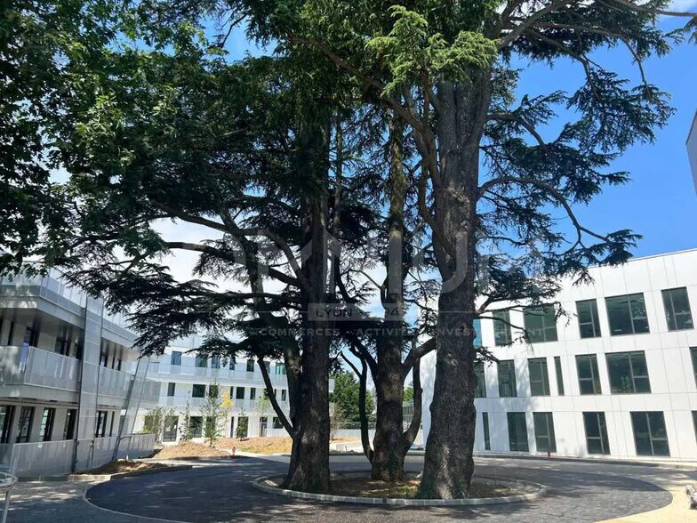 Bureau dans Limonest à vendre - Photo de l’immeuble – Image 2 sur 17