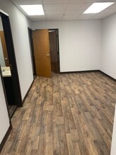 107 Imperial Blvd, Hendersonville, TN à louer Photo de l’immeuble– Image 2 sur 9