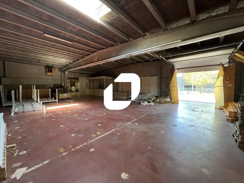 Local d’activités dans Halluin à louer - Photo de l’immeuble – Image 3 sur 11