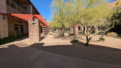 10045 E Dynamite Blvd, Scottsdale, AZ à louer Photo de l’immeuble– Image 2 sur 4