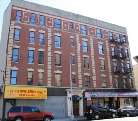 2470 Beaumont Ave, Bronx, NY à louer Photo principale– Image 1 sur 5