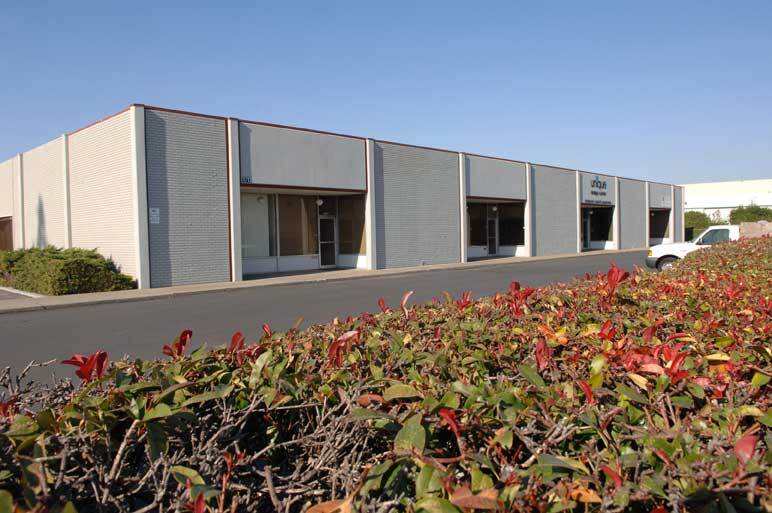 1713-1719 Junction Ave, San Jose, CA à louer Photo principale– Image 1 sur 6