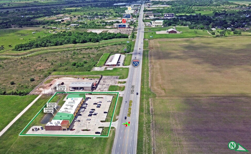 6500 7th St, Bay City, TX à louer - Photo de l’immeuble – Image 3 sur 5