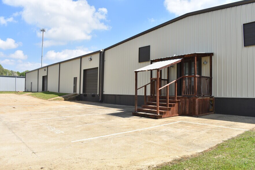 216 Industrial Dr, Ridgeland, MS à louer - Photo principale – Image 1 sur 27