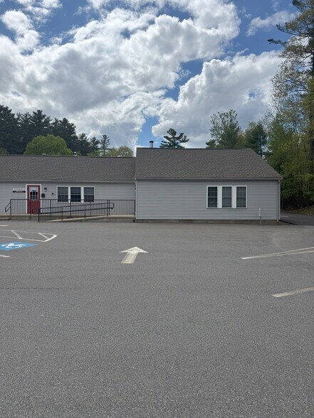 481 Bedford St, Bridgewater, MA à louer - Photo de l’immeuble – Image 2 sur 4