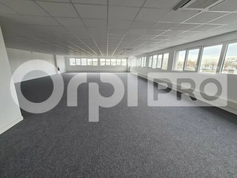 Bureau dans Reims à louer - Photo intérieure – Image 3 sur 5