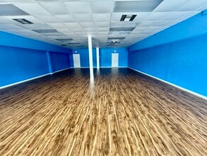 7050 Winkler Rd, Fort Myers, FL à louer Photo intérieure– Image 1 sur 3