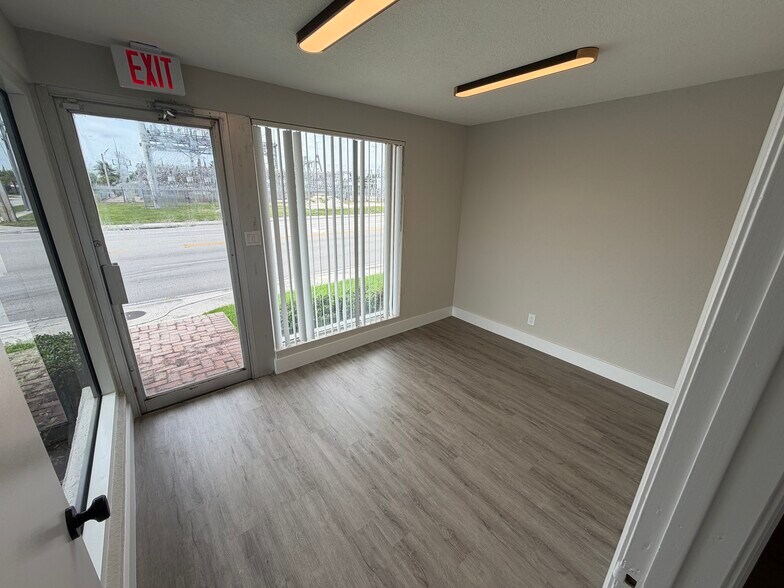 13 SW 10th St, Deerfield Beach, FL à louer - Photo de l’immeuble – Image 2 sur 39