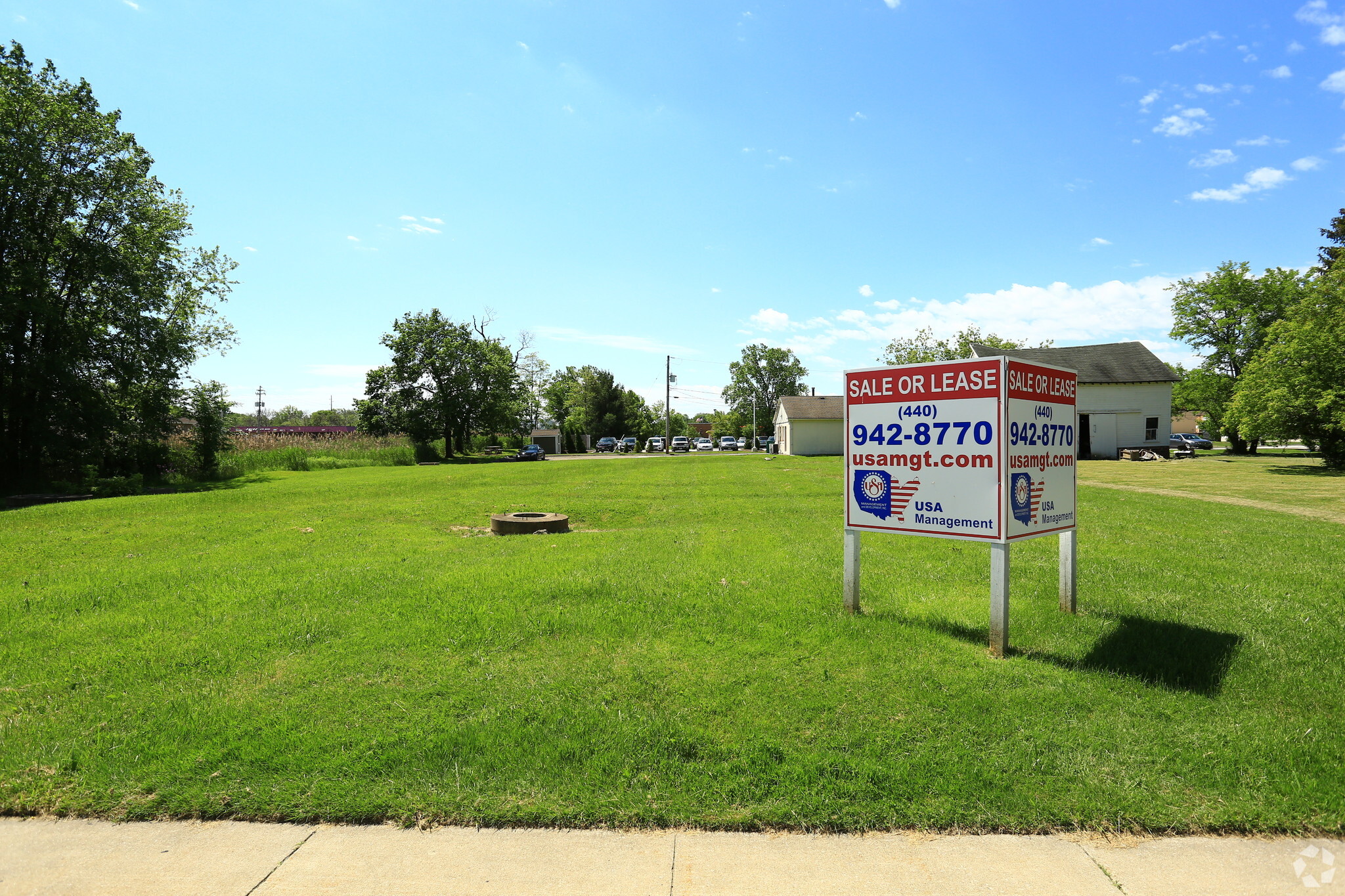 229 Center St, Chardon, OH à louer Photo principale– Image 1 sur 9