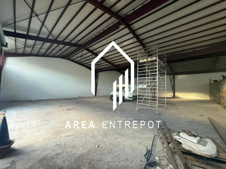 Local d’activités dans Aubagne à louer - Photo intérieure – Image 3 sur 9