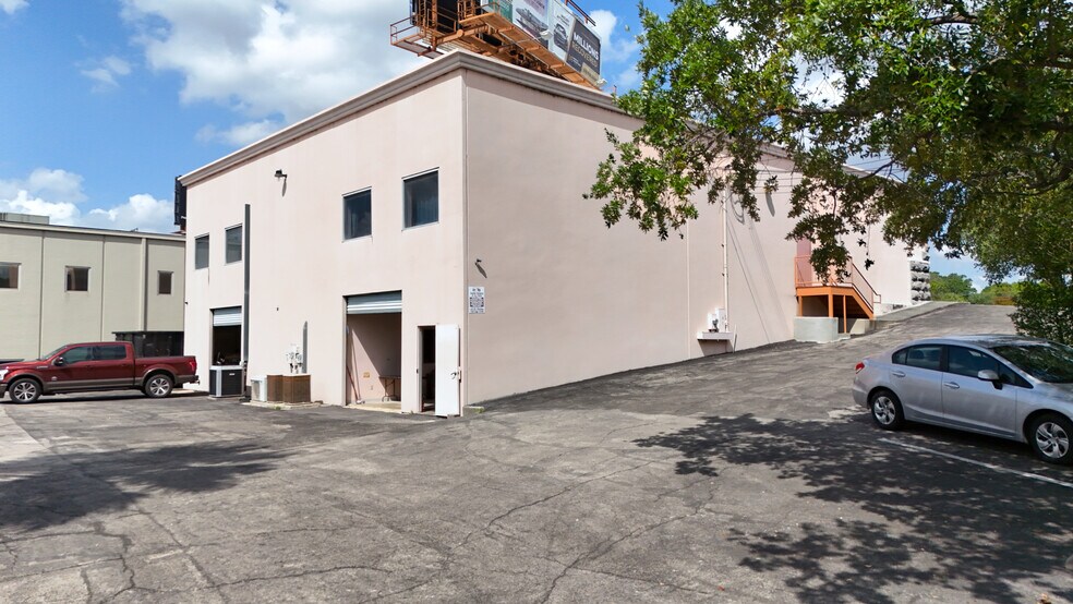 10288 San Pedro Ave, San Antonio, TX à louer - Photo de l’immeuble – Image 3 sur 8