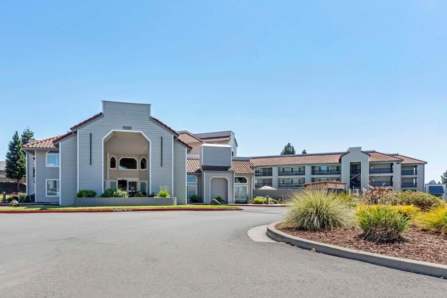 1000 Admiral Callaghan Ln, Vallejo, CA à vendre - Photo de l’immeuble – Image 3 sur 20