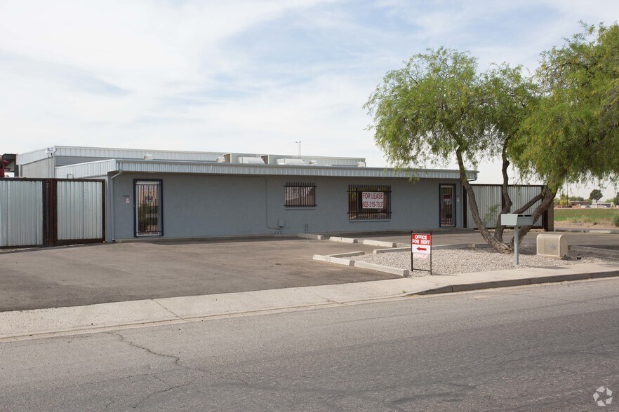 6863 W Frier Dr, Glendale, AZ à louer - Photo de l’immeuble – Image 2 sur 4