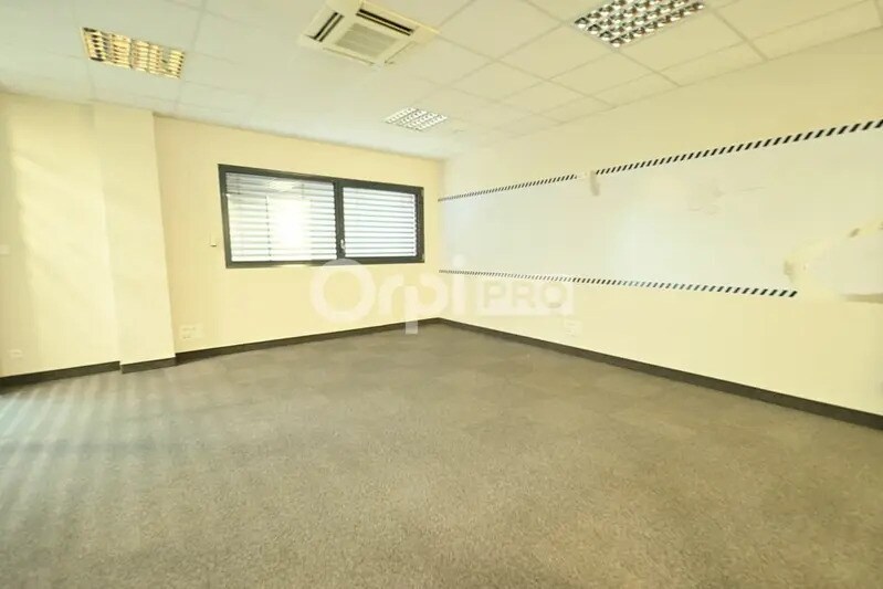 2 Rue De L'Embarcadere, Montceau-les-Mines à louer - Photo intérieure – Image 2 sur 12