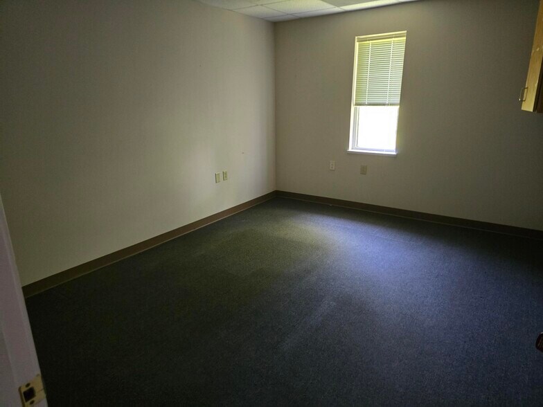 2301 Bloomfield Rd, Cape Girardeau, MO à louer - Photo de l’immeuble – Image 2 sur 10