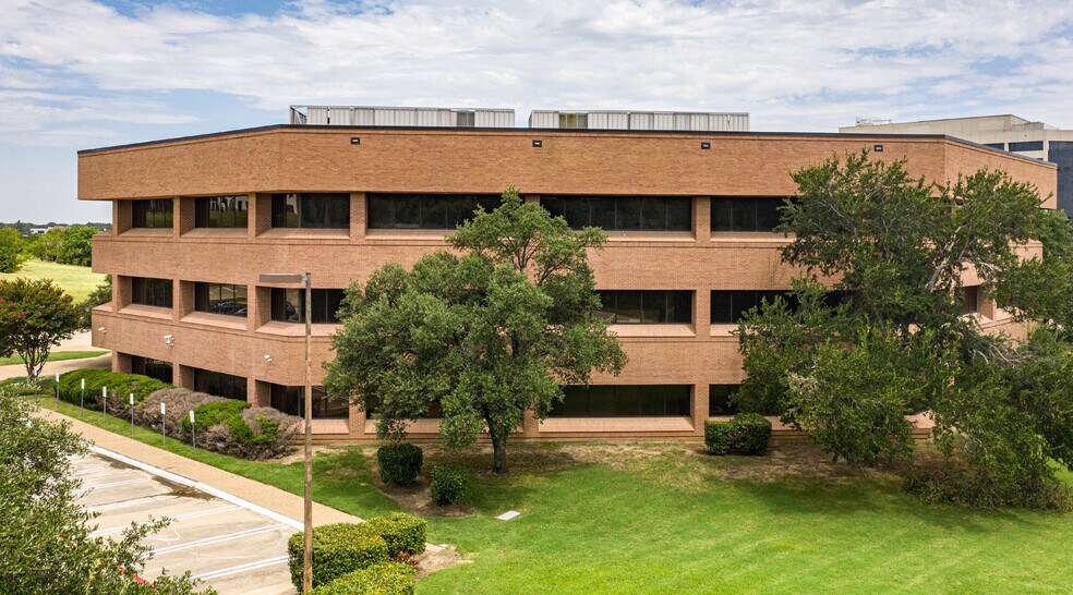 1400 Corporate Dr, Irving, TX à louer - Photo de l’immeuble – Image 3 sur 23