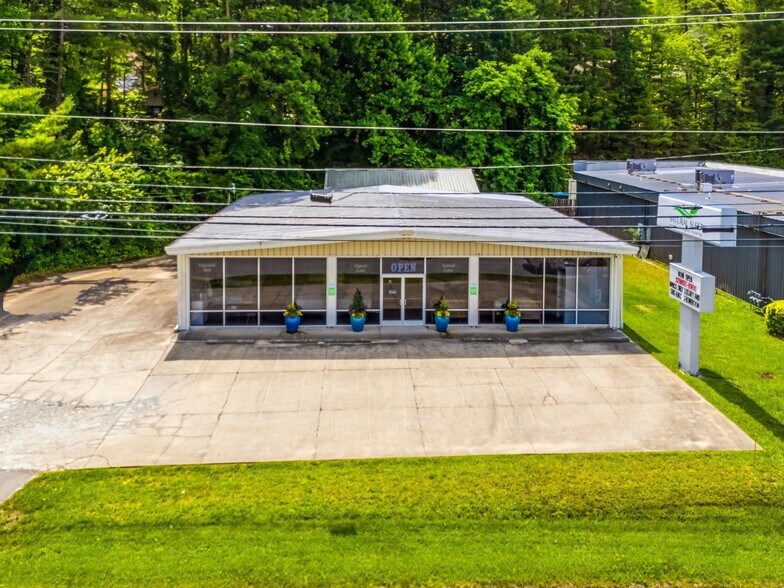 71 Airport Rd, Arden, NC à vendre - Photo de l’immeuble – Image 2 sur 20