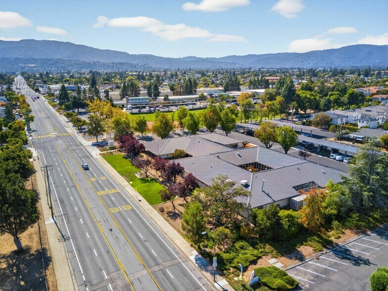 3235 Union Ave, San Jose, CA à louer - Photo de l’immeuble – Image 2 sur 34