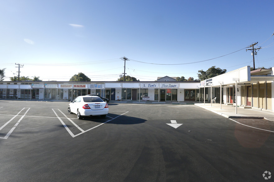 305-325 S Borchard Dr, Ventura, CA à louer - Photo de l’immeuble – Image 2 sur 7