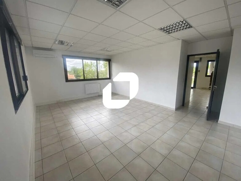 Bureau dans Le Haillan à louer - Photo intérieure – Image 2 sur 7