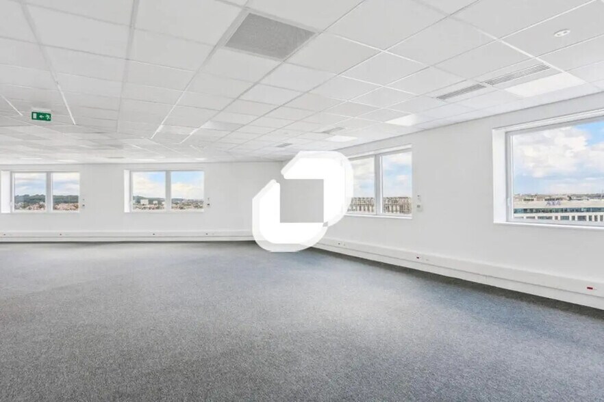 Bureau dans Fontenay-sous-Bois à louer - Photo de l’immeuble – Image 2 sur 14