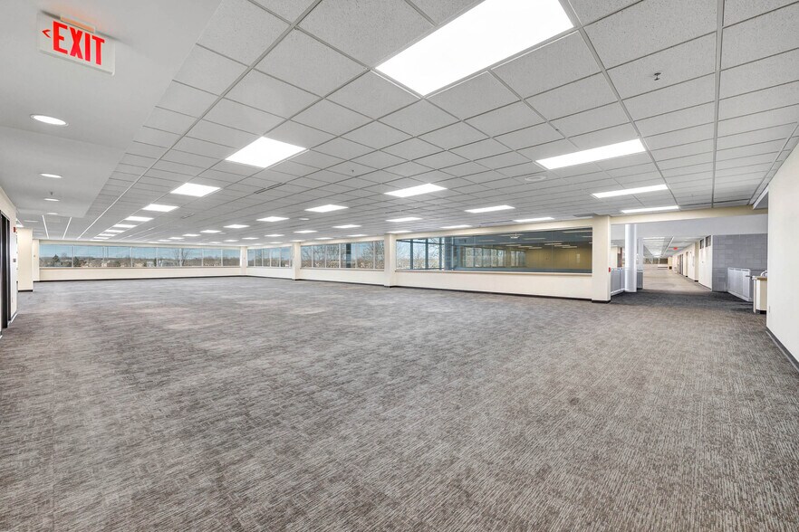 3500 Packerland Dr, De Pere, WI à louer - Photo intérieure – Image 3 sur 49