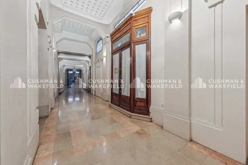 48 Rue De La Bienfaisance, Paris à louer - Hall d’entrée – Image 2 sur 2