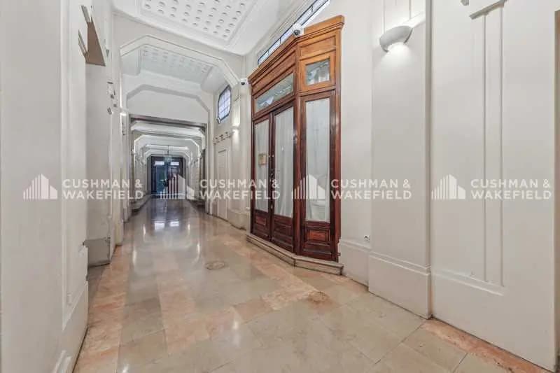 48 Rue De La Bienfaisance, Paris à louer - Photo de l’immeuble – Image 2 sur 14