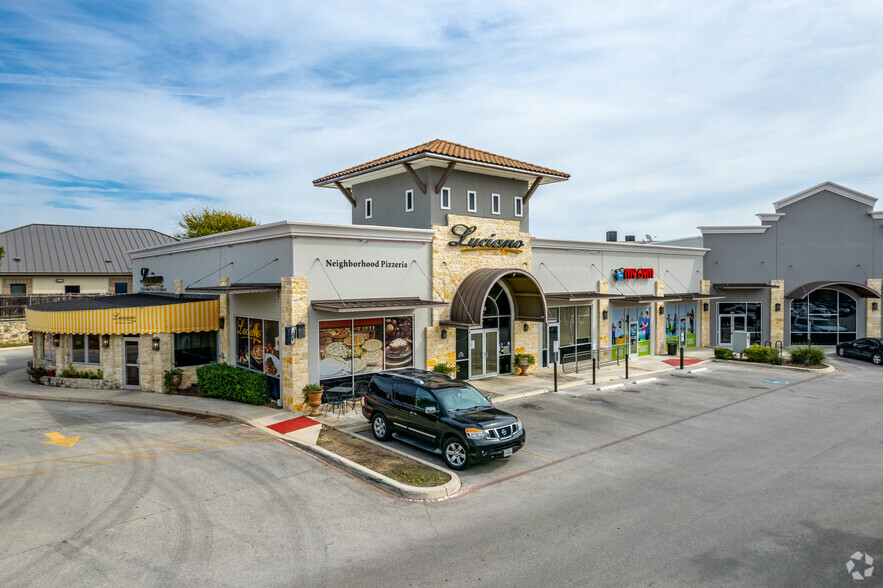 15614 Huebner Rd, San Antonio, TX à louer - Photo de l’immeuble – Image 1 sur 7