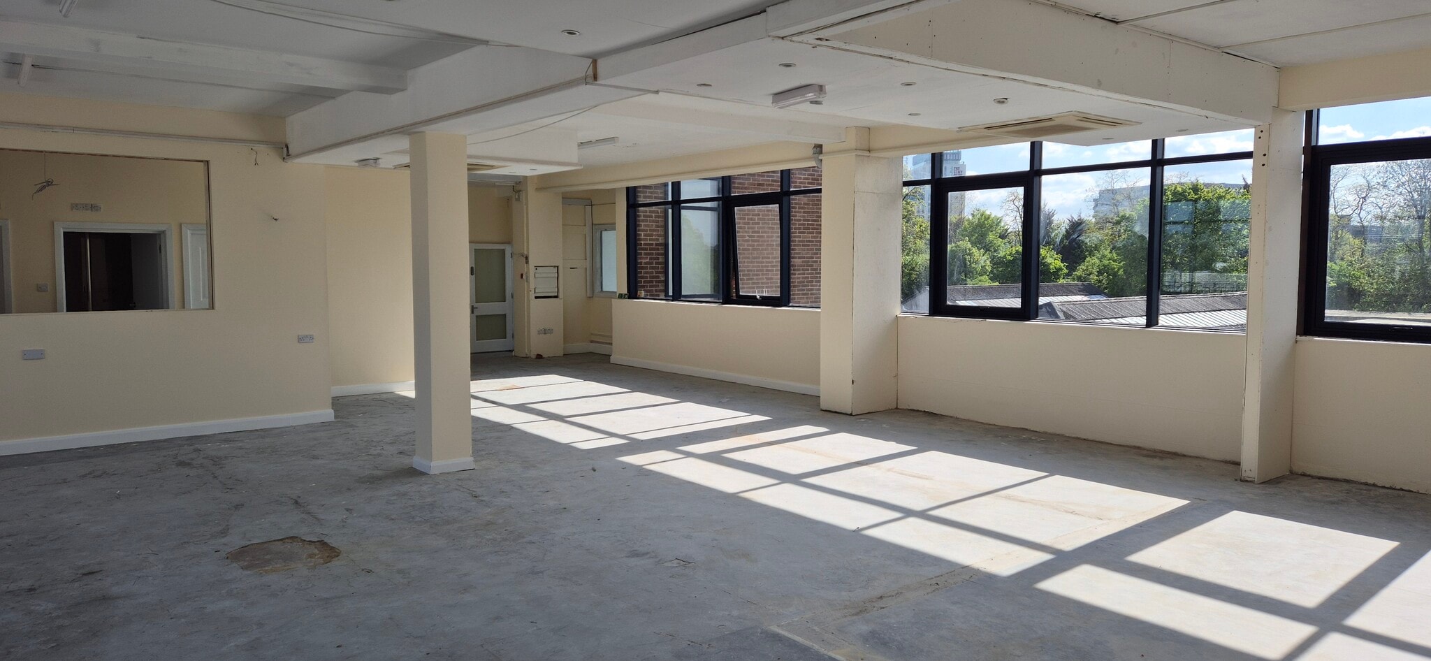 185 Park Ave, Londres à louer Photo intérieure– Image 1 sur 7