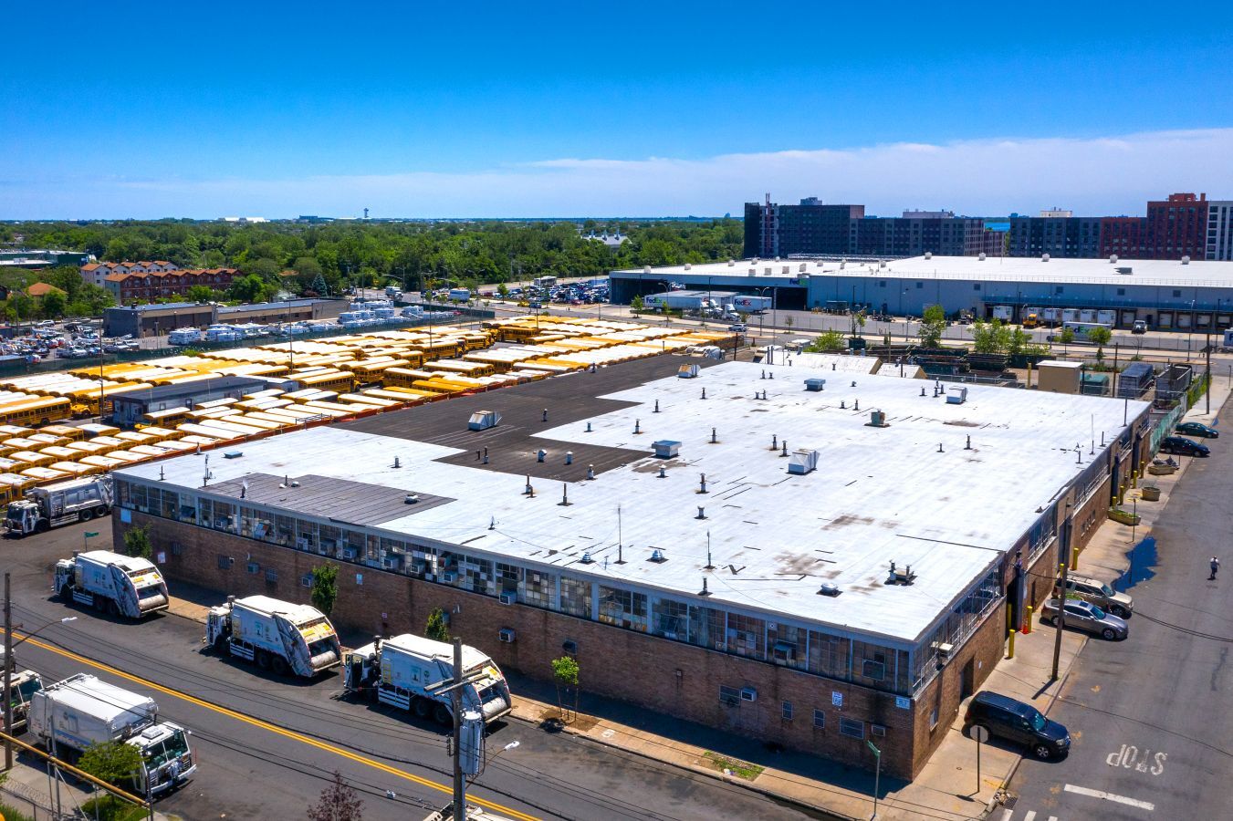 606 Cozine Ave, Brooklyn, NY à louer Photo de l’immeuble– Image 1 sur 6