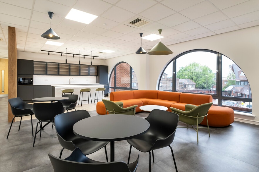 3 Warwick Pl, Uxbridge à louer - Photo intérieure – Image 3 sur 13