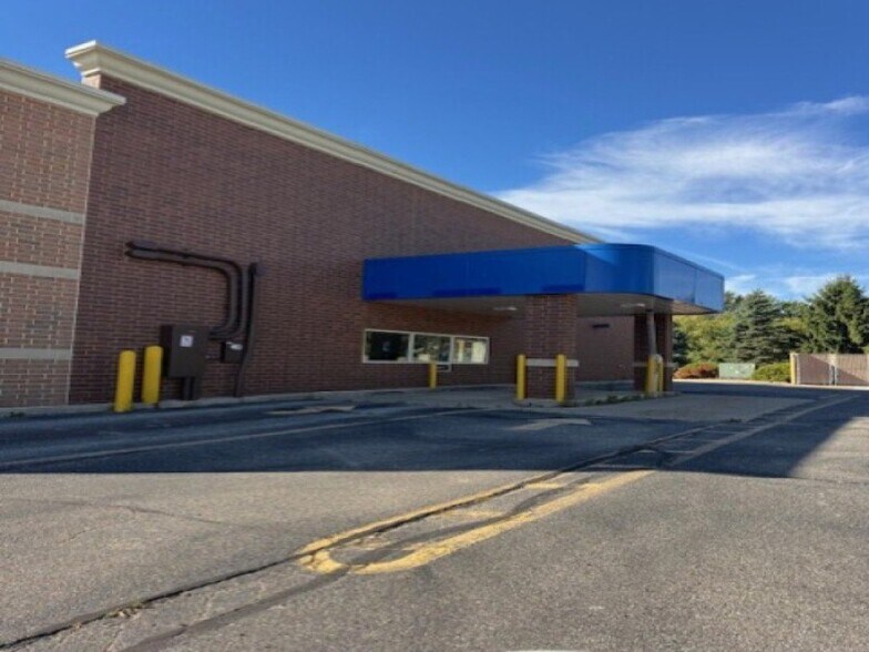 63033 Van Dyke Rd, Washington, MI à louer - Photo de l’immeuble – Image 2 sur 21