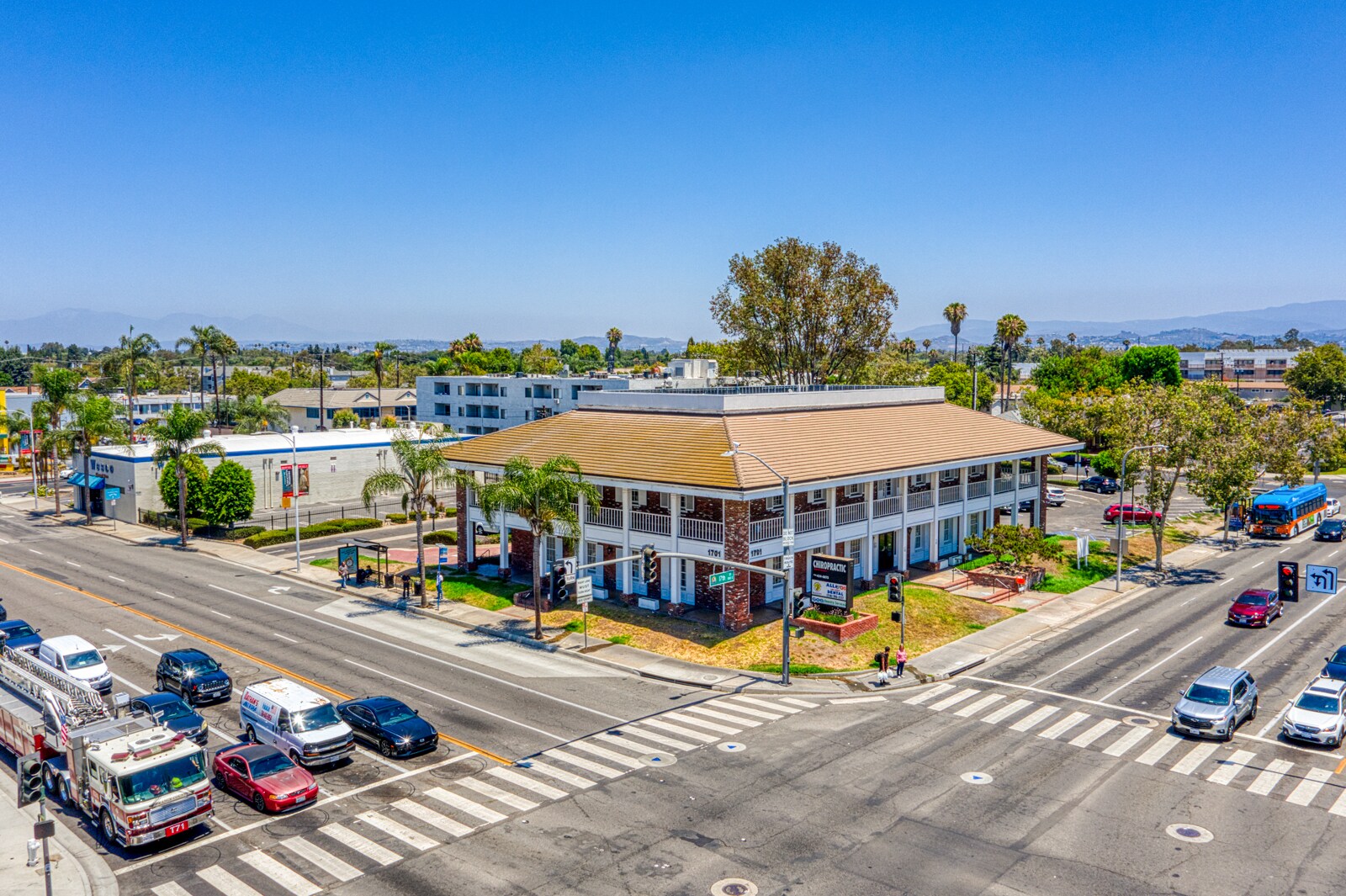 1701 N Main St, Santa Ana, CA à vendre Photo principale– Image 1 sur 35